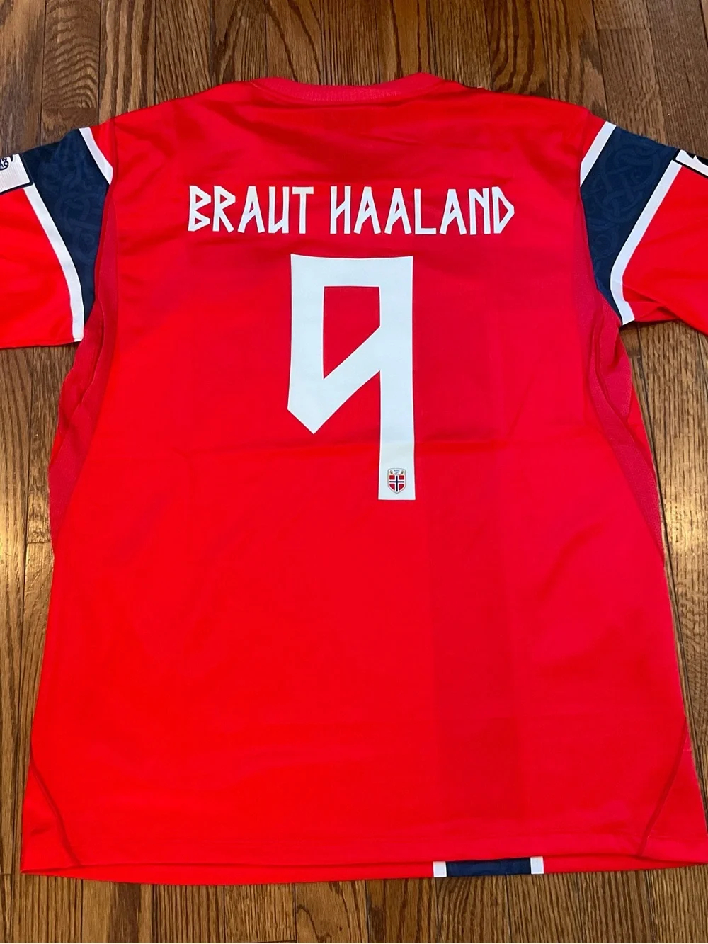 Nike Norway World Cup 2026 men’s XL Erling Haaland jersey NWT